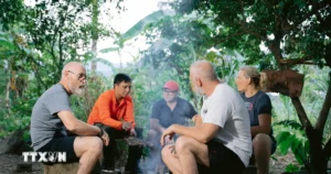 1724642391 ttxvn du khach nuoc ngoai tai quang binh 1633.jpg.webp