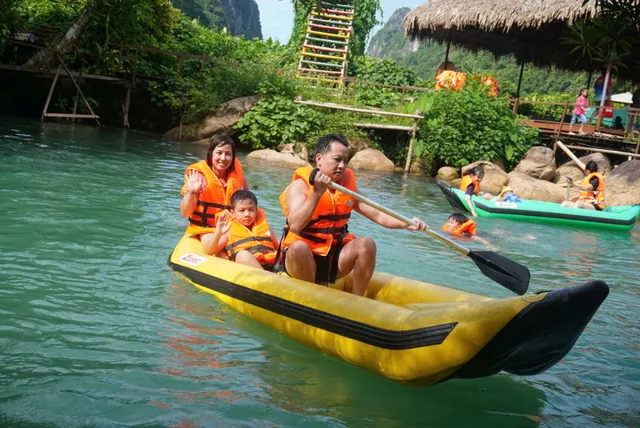 Quảng Bình: Tổng thu từ khách du lịch ước đạt hơn 200 tỷ đồng dịp nghỉ lễ Quốc khánh - Ảnh 4. Quảng Bình: Tổng thu từ khách du lịch ước đạt hơn 200 tỷ đồng dịp nghỉ lễ Quốc khánh - Ảnh 4.