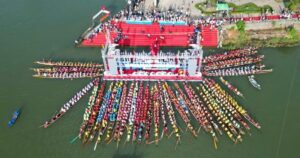 1725357426 Dua Thuyen