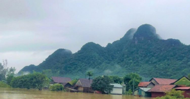 Làng du lịch tốt nhất thế giới ở Quảng Bình chìm trong biển nước