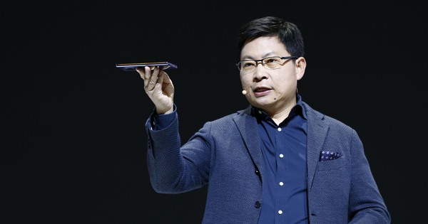 Thâm như Huawei: Ra mắt điện thoại màn hình gập ba cùng lúc với iPhone 16