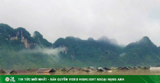 ‘Làng du lịch tốt nhất thế giới’ ở Quảng Bình chìm trong biển nước