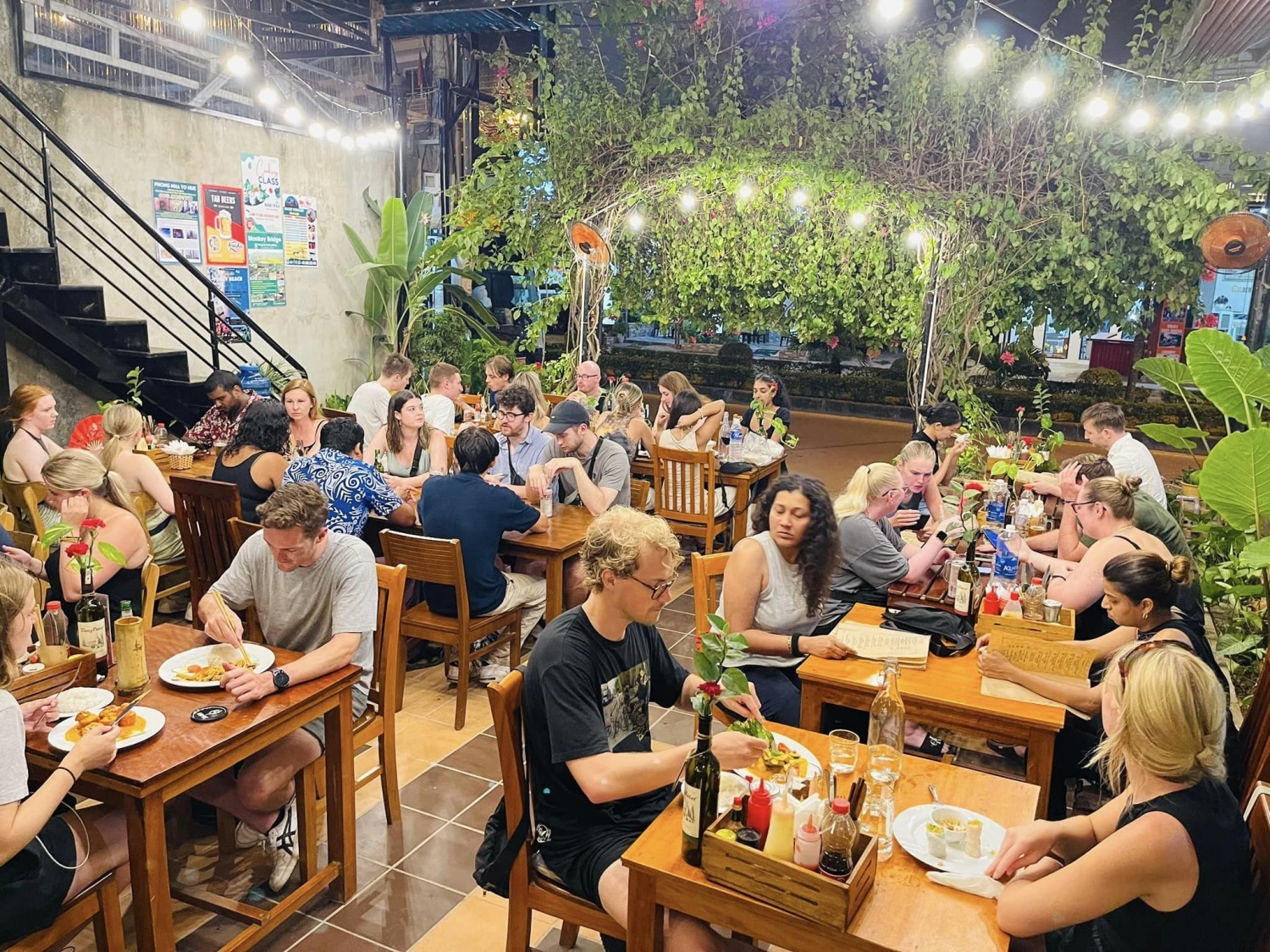 Bamboo Chopsticks: Biến tấu trong từng món ăn để hút khách quốc tế khi đến Phong Nha Bamboo Chopsticks - Biến tấu trong từng món ăn để hút khách quốc tế khi đến Phong Nha