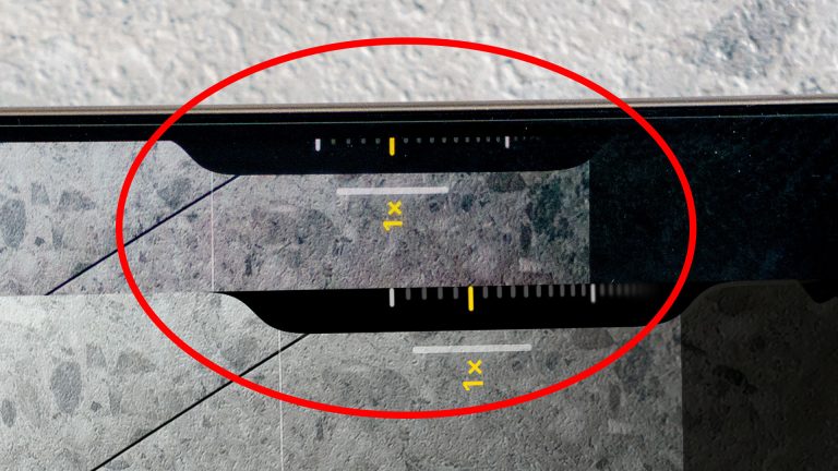 Sai lầm khi mua cường lực cho iPhone 16 Pro