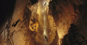 dautu.kinhtechungkhoan.vn stores news dataimages 2024 032024 28 17 in social hang krubera 220240328170532