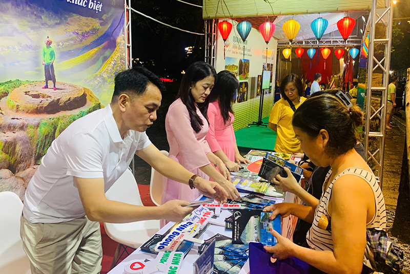 Quảng Bình tham gia Festival Thu Hà Nội năm 2024 Giới thiệu các chính sách giảm giá, chương trình kích cầu du lịch Quảng Bình.