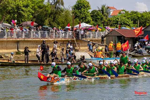 Quảng Bình: Lễ hội truyền thống thu hút khách du lịch dịp lễ Quốc khánh 2/9 - Ảnh 1. Quảng Bình: Lễ hội truyền thống thu hút khách du lịch dịp lễ Quốc khánh 2/9 - Ảnh 1.