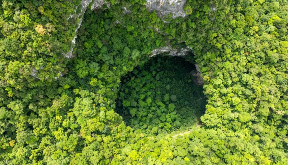 Khám phá hang Sơn Đoòng bằng video 360 VR Khám phá hang Sơn Đoòng bằng video 360 VR - 3