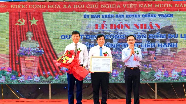 Đền Thánh mẫu Liễu Hạnh dưới chân đèo Ngang là điểm du lịch của Quảng Bình Đền Thánh mẫu Liễu Hạnh dưới chân đèo Ngang là điểm du lịch của Quảng Bình ảnh 2