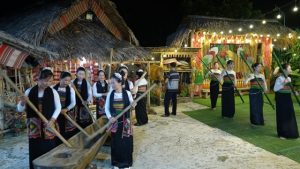 1729352128 du lich cong dong 8821 1727343200