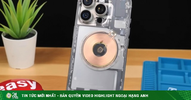 Tự tay chế iPhone 16 Pro vỏ trong suốt đầy mê hoặc