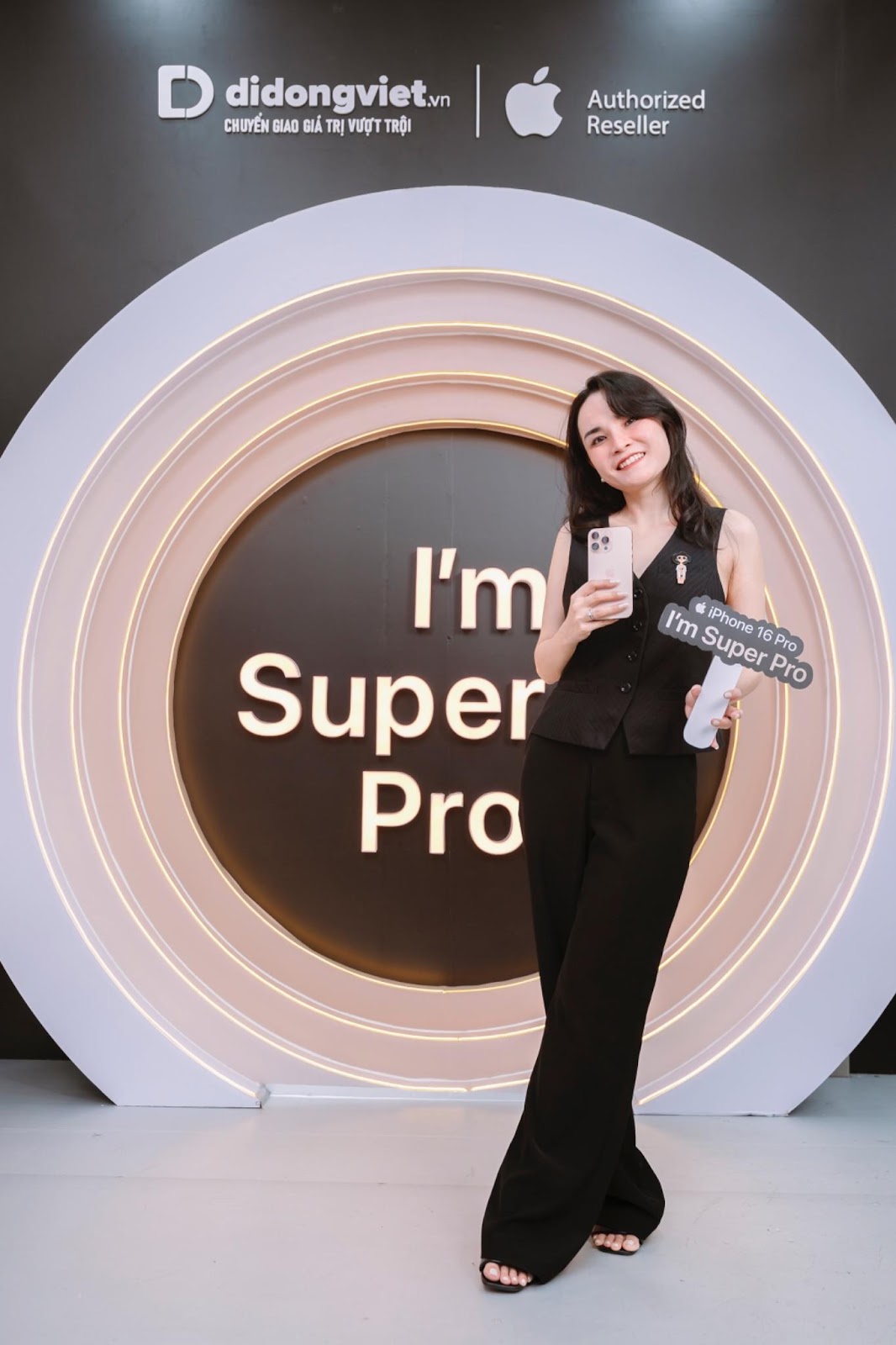 Thu Ngọc đi sắm iPhone 16 trước khi tham gia “Chị đẹp đạp gió rẽ sóng” AD 4nXeIflc7bXmx7s7bTGYMlKjUZPt1SJLx7prD68nPUEUJVUhJ863R4L2AnKeer52BoInx8lnednsFBOeXFZ7CpWO