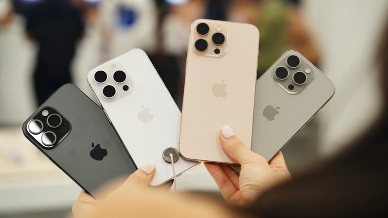 iPhone 16 Series chính hãng VN/A đều đã lên kệ tại tất cả 130 cơ sở trên toàn quốc của Hoàng Hà Mobile. iPhone 16 Series chính hãng VN/A đều đã lên kệ tại tất cả 130 cơ sở trên toàn quốc của Hoàng Hà Mobile.