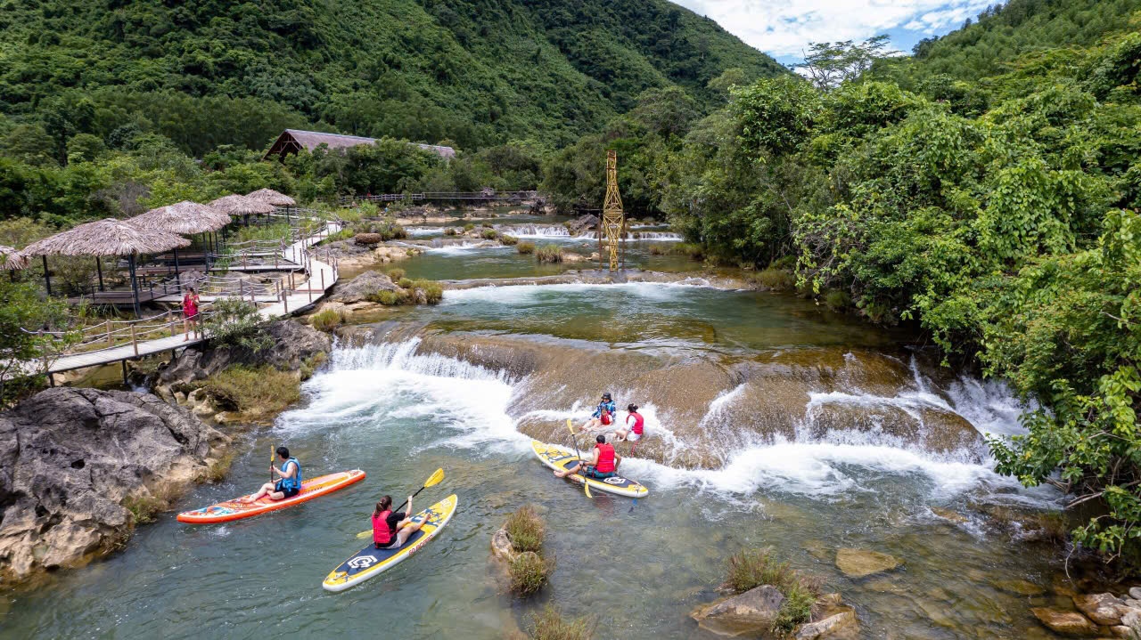 Khe Nước Lạnh - Điểm nhấn của du lịch phía Tây Nam Quảng Bình Khe Nước Lạnh - Điểm nhấn của du lịch phía Tây Nam Quảng Bình