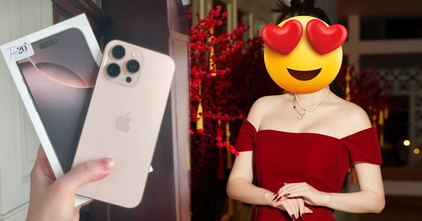 Nữ ca sĩ được mệnh danh là “công chúa”, sống trong biệt thự triệu đô ở khu nhà giàu khoe tậu iPhone 16 mới… để livestream bán hàng!