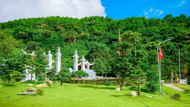 công nhận đền Thánh Mẫu Liễu Hạnh là điểm du lịch