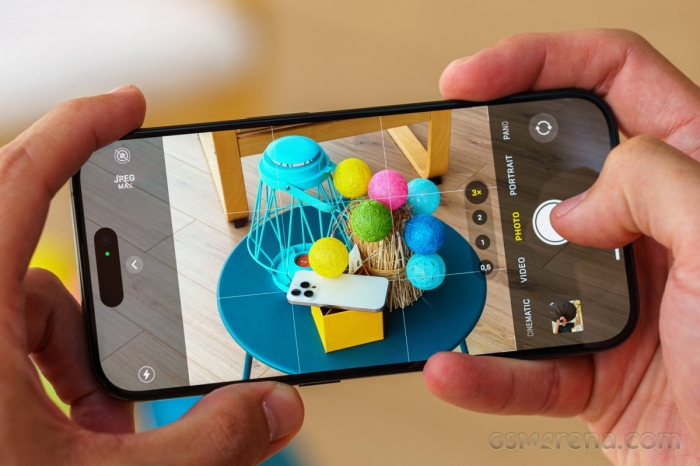 Đây là chiếc iPhone 3 mắt nhỏ gọn, hiệu năng khỏe, giá rẻ đáng mua nhất tháng 10 iphone 15 pro 20