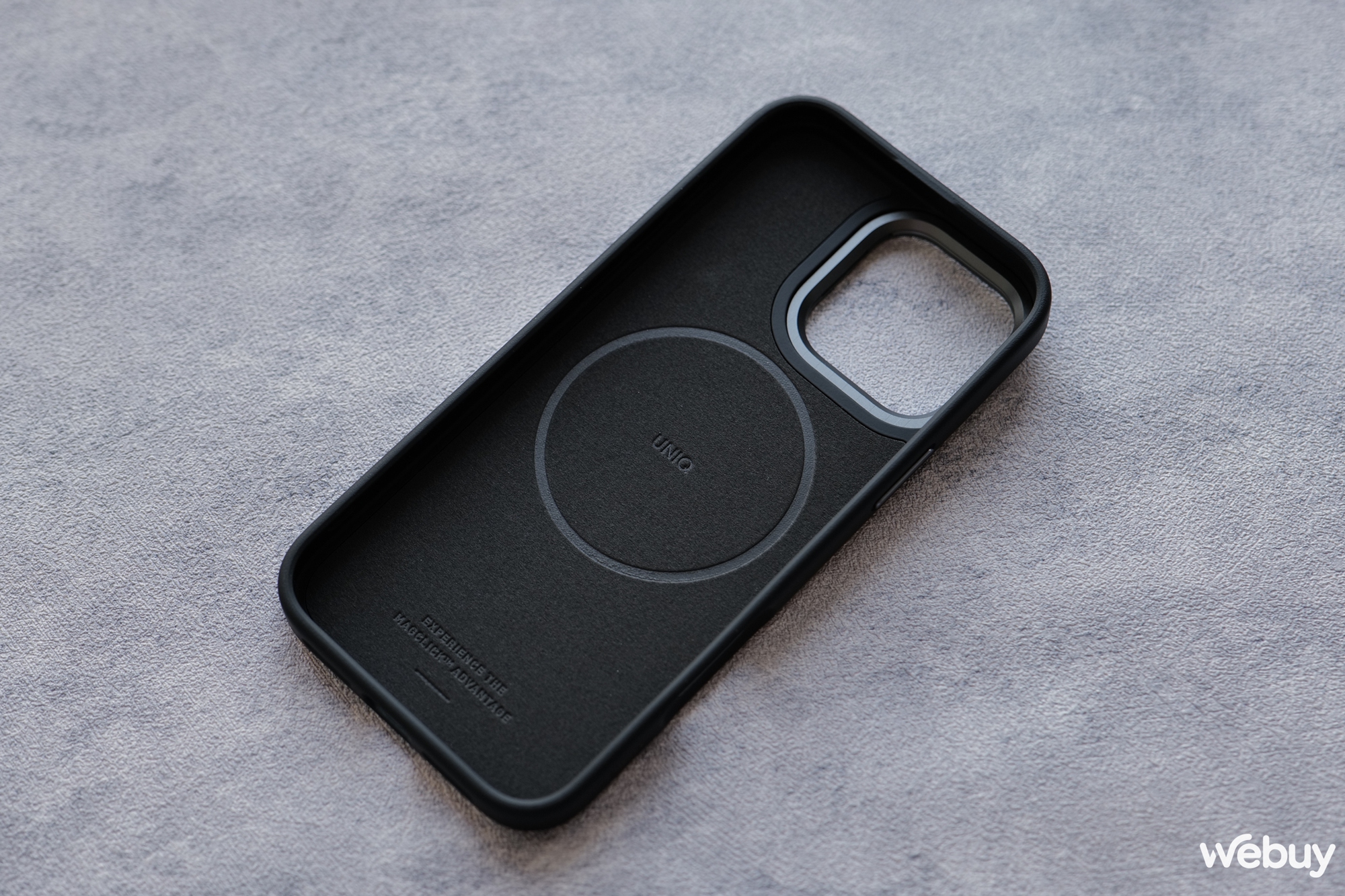 Ốp lưng iPhone 16 Pro Max cho người 'lowkey' thích sự bền bỉ- Ảnh 2. Ốp lưng iPhone 16 Pro Max cho người 'lowkey' thích sự bền bỉ- Ảnh 2.