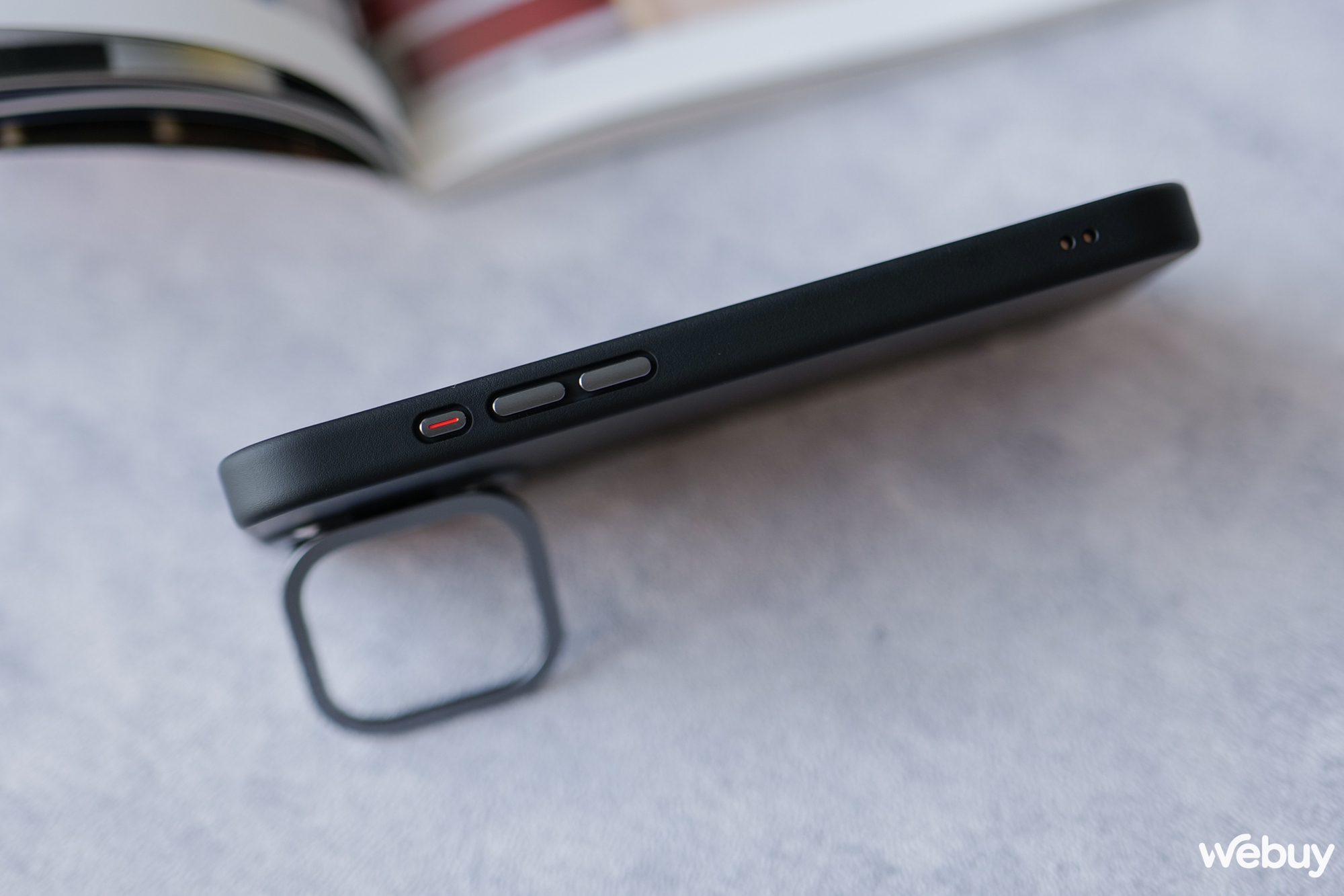 Ốp lưng iPhone 16 Pro Max cho người 'lowkey' thích sự bền bỉ- Ảnh 13. Ốp lưng iPhone 16 Pro Max cho người 'lowkey' thích sự bền bỉ- Ảnh 13.