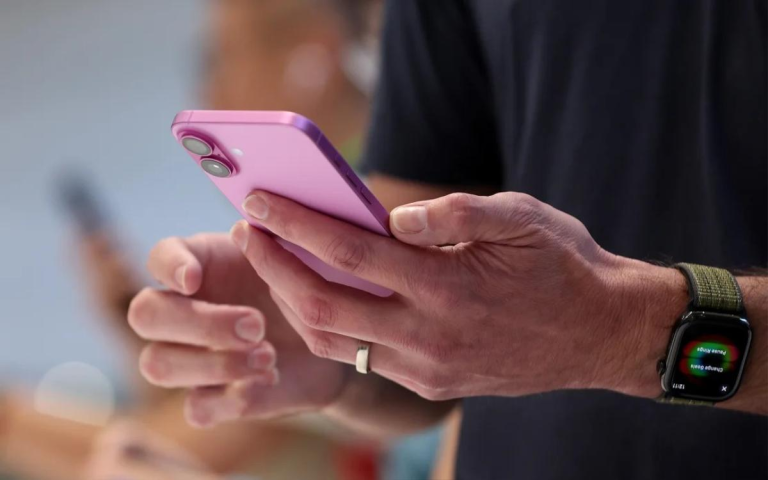 iPhone 16 chính hãng lần đầu hạ giá