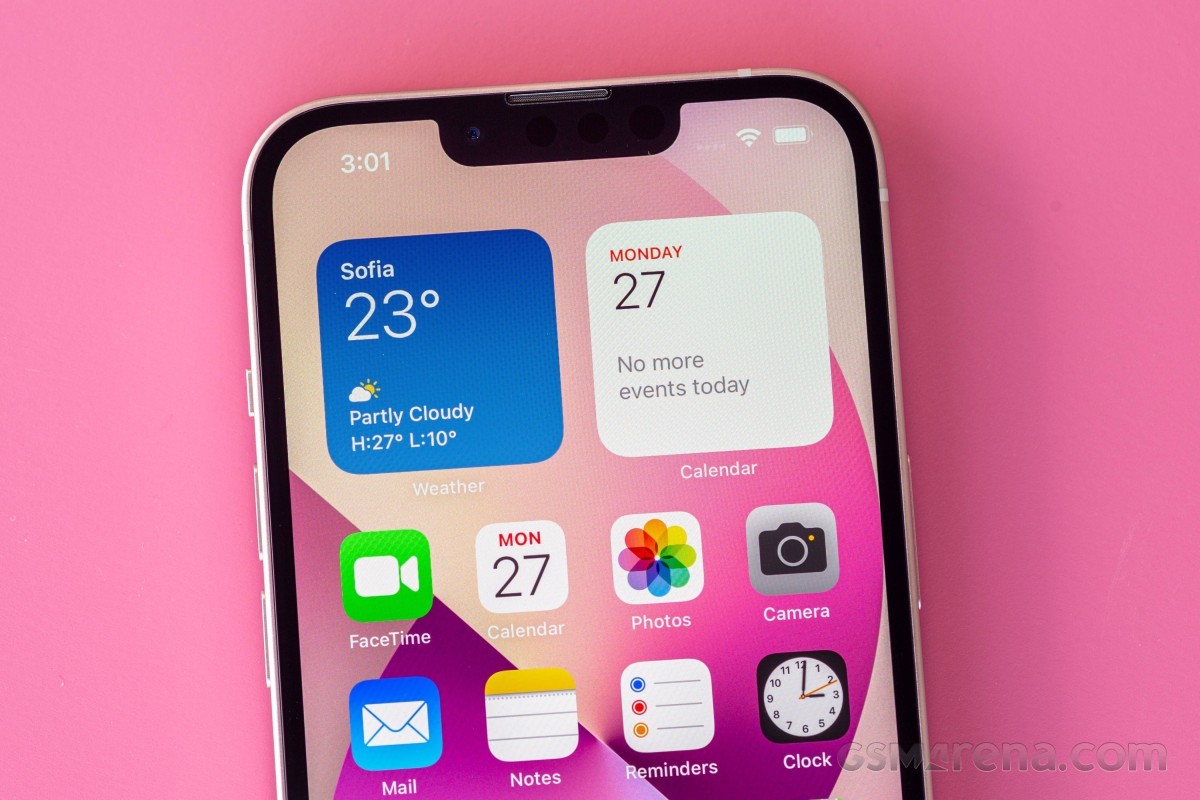 Giảm gần 10 triệu đồng, iPhone 13 rẻ ngang iPhone 12, không có AI vẫn thời thượng, hot hơn iPhone 16 iphone-13-t5-8-1683519880.jpg