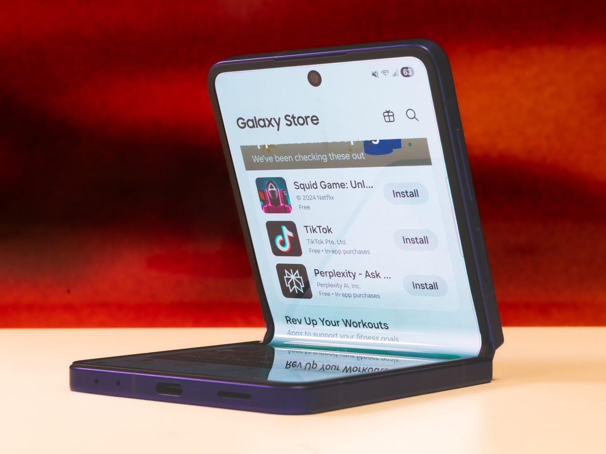So sánh Galaxy Z Flip 7 và iPhone 16: Flagship nào đáng mua 2025? - 4