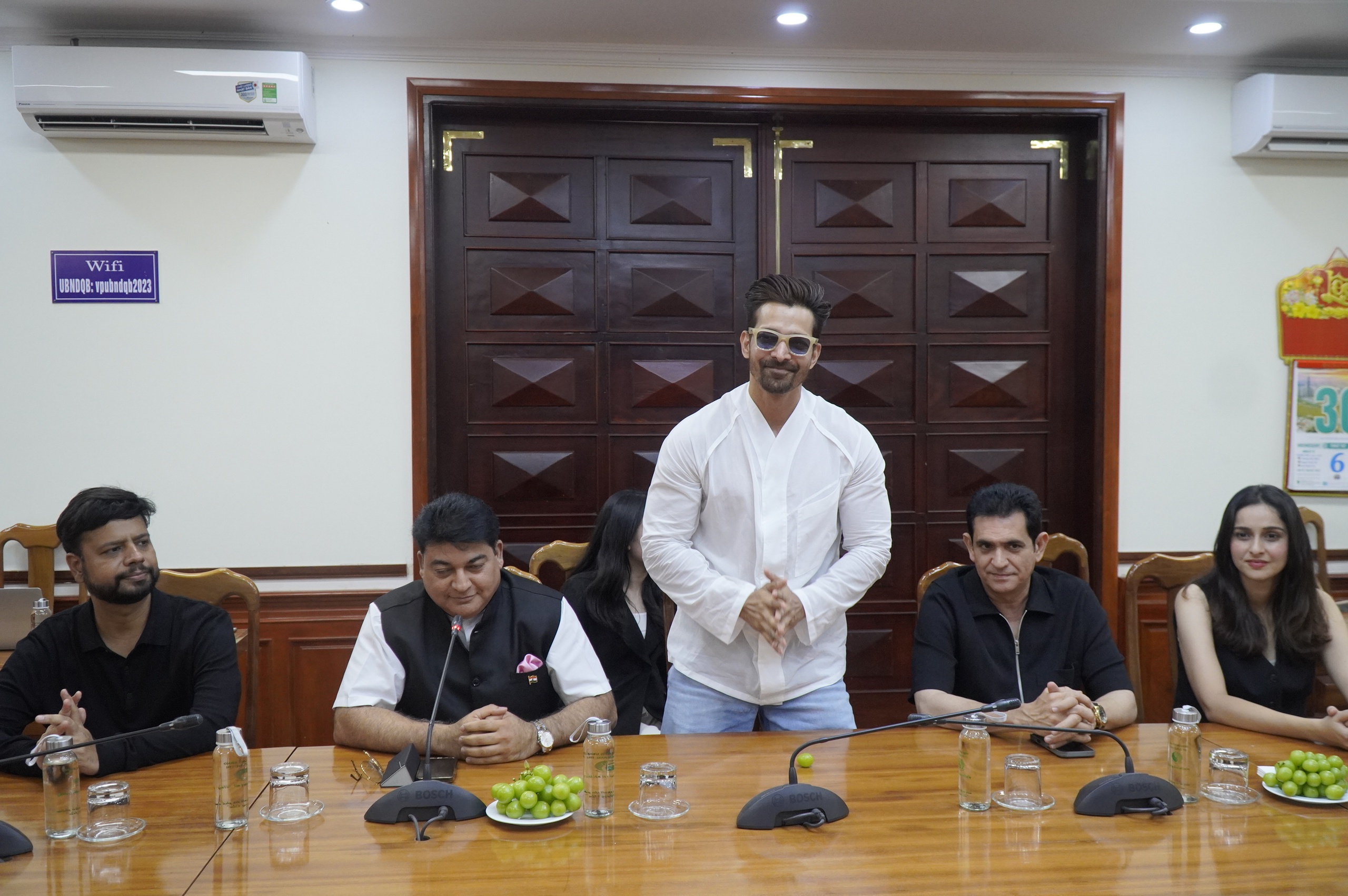 Phim 'bom tấn' Bollywood đổ bộ, Sơn Đoòng được gì ?- Ảnh 2. Phim 'bom tấn' Bollywood đổ bộ, Sơn Đoòng được gì ?- Ảnh 2.