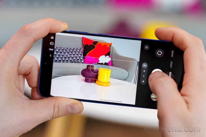 Galaxy S25 chạm mốc 18 triệu đồng, giá rẻ khiến iPhone 16 e dè, AI xịn vượt mặt iPhone 16 Pro Max galaxy 12