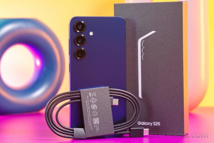 Galaxy S25 chạm mốc 18 triệu đồng, giá rẻ khiến iPhone 16 e dè, AI xịn vượt mặt iPhone 16 Pro Max galaxy 2