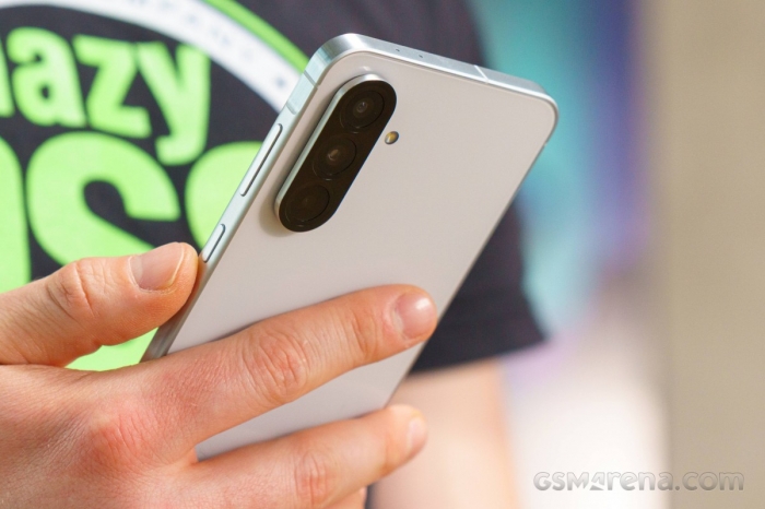 Galaxy A56 5G rẻ như bèo, vua tầm trung mới nhất của Samsung, màn 120Hz nhanh gấp đôi iPhone 16 galaxy a56 t3 7