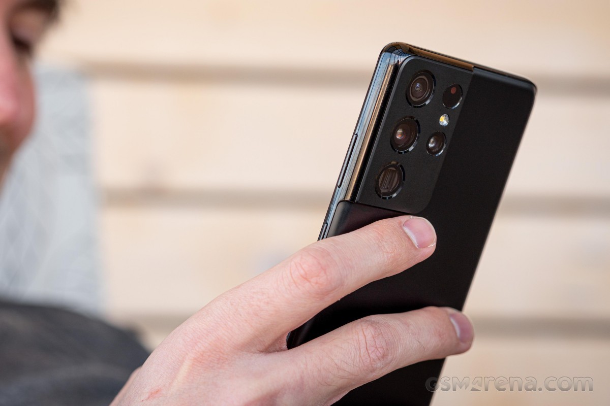 Galaxy S21 Ultra camera zoom xa 100x khủng hơn iPhone 16 Pro Max, giá rẻ như bèo đầu tháng 8 galaxy-s21-ultra-6-1681987309.jpg