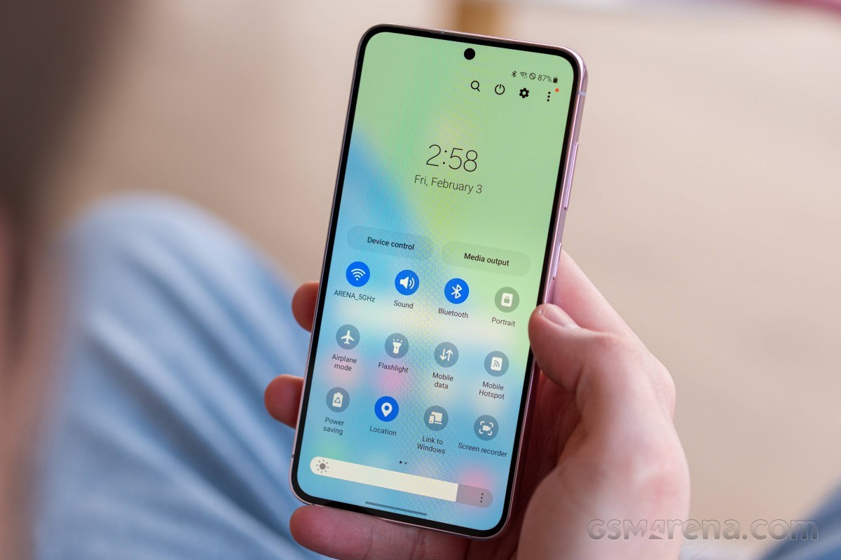 Galaxy S23 5G ngon bổ rẻ nhất tháng 8, trang bị sắc sảo hơn cả iPhone 16, dự kiến vẫn hơn iPhone 17 galaxy-s23-t5-7-1683355718.jpg