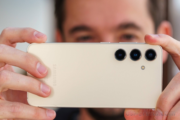 Vua AI Phone giá rẻ Galaxy S24 sale kỷ lục cuối tháng 9, trang bị xịn ăn đứt iPhone 16 galaxy s24 12