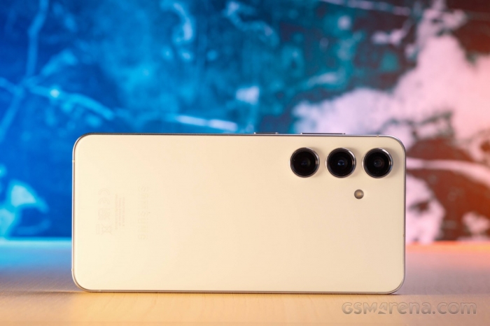 Galaxy S24 5G giá vẫn rẻ giữa tháng 8, AI xịn vượt mặt iPhone 16, giá tiết kiệm ngon bổ rẻ galaxy s24 15