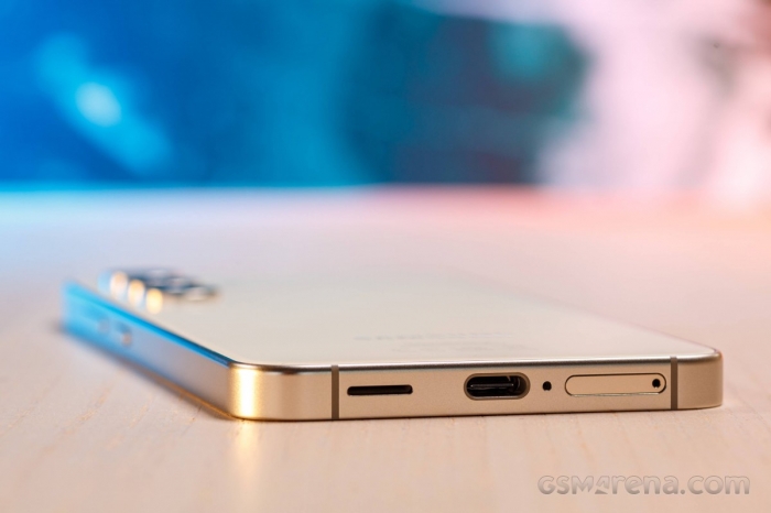 Galaxy S24 5G giá vẫn rẻ giữa tháng 8, AI xịn vượt mặt iPhone 16, giá tiết kiệm ngon bổ rẻ galaxy s24 9