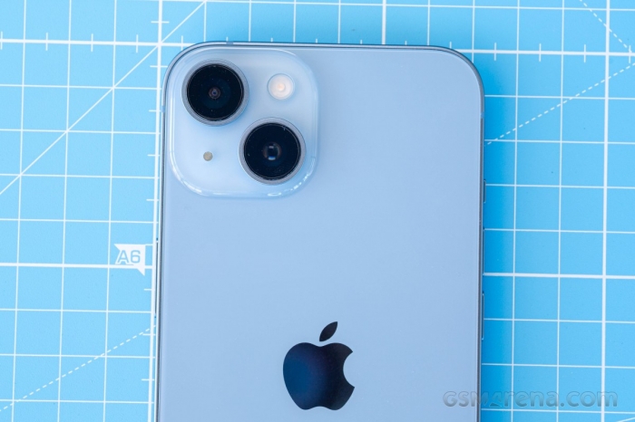 iPhone 14 giá cực rẻ vì dùng cổng lightning, trang bị vẫn xịn không kém nhiều iPhone 16 iphone 14 21