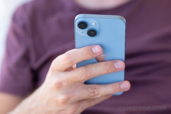 Đây là iPhone tai thỏ, cổng lightning cuối cùng xả kho rẻ như cho cuối tháng 8, xịn như iPhone 16