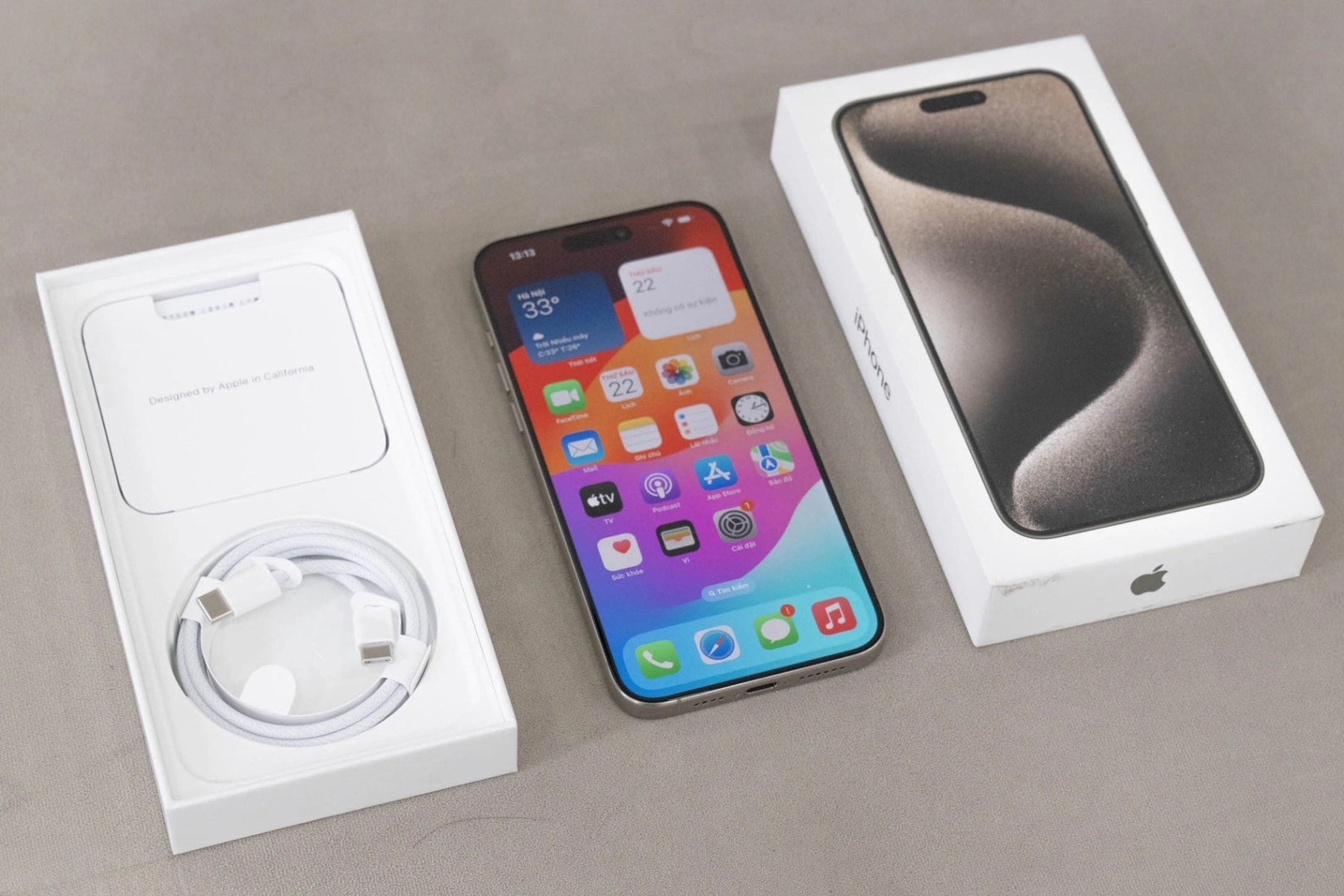 Rẻ hơn 16 Pro Max tới 3 triệu, tính năng chênh lệch không đáng kể iphone 15 pro max đập hộp