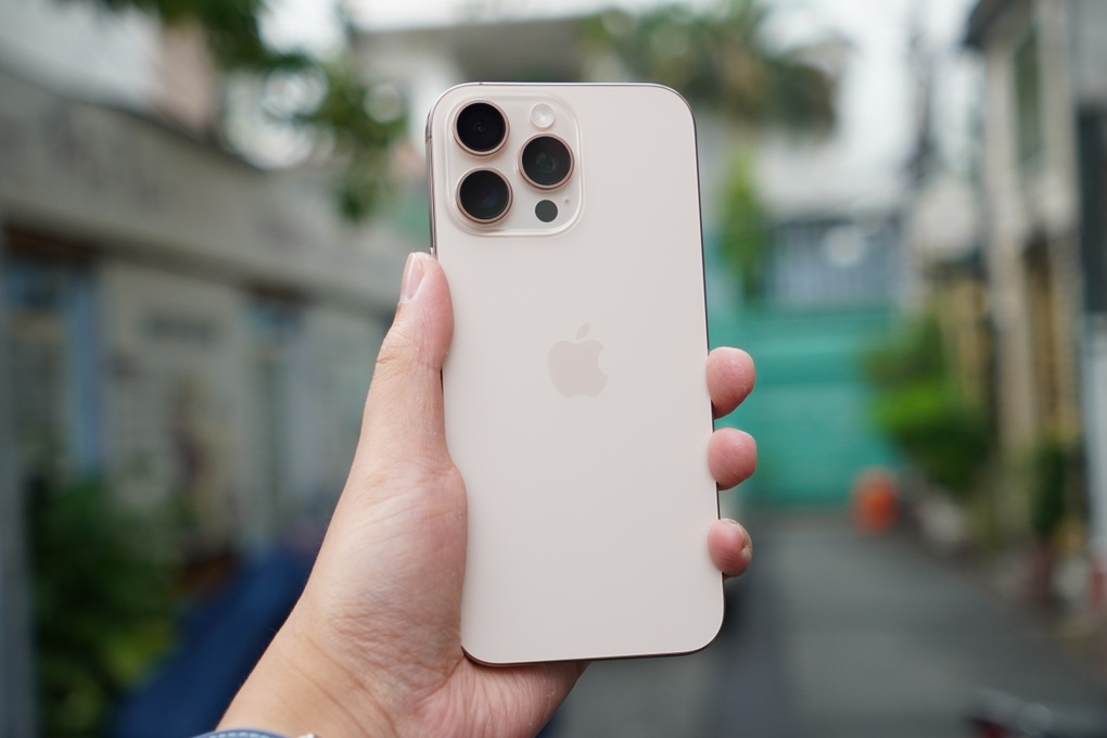 iPhone đời cũ tăng giá tiền triệu, điều gì đang xảy ra? - 2