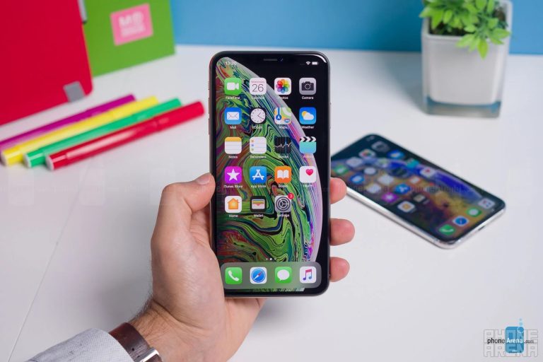 iPhone XS Max huyền thoại tháng 8 rẻ như bèo, vẫn có màn OLED như iPhone 16, camera xịn hơn