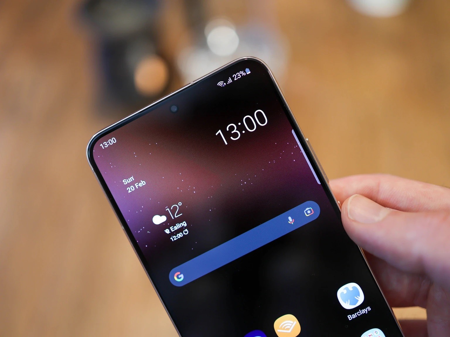 Galaxy S22 Plus rẻ kỷ lục hơn 6 triệu, trang bị ăn đứt iPhone 16 Plus, so kè iPhone 17 mới samsung-galaxy-s22-plus-t4-2-1681439435.jpg