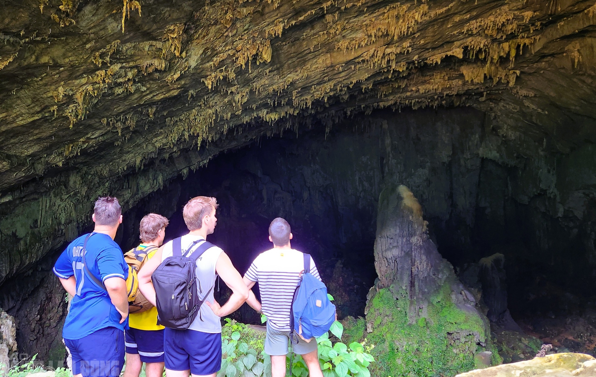 Có một "Sơn Đoòng" đẹp nao lòng giữa đại ngàn Pù Luông Có một "Sơn Đoòng" đẹp nao lòng giữa đại ngàn Pù Luông - 9