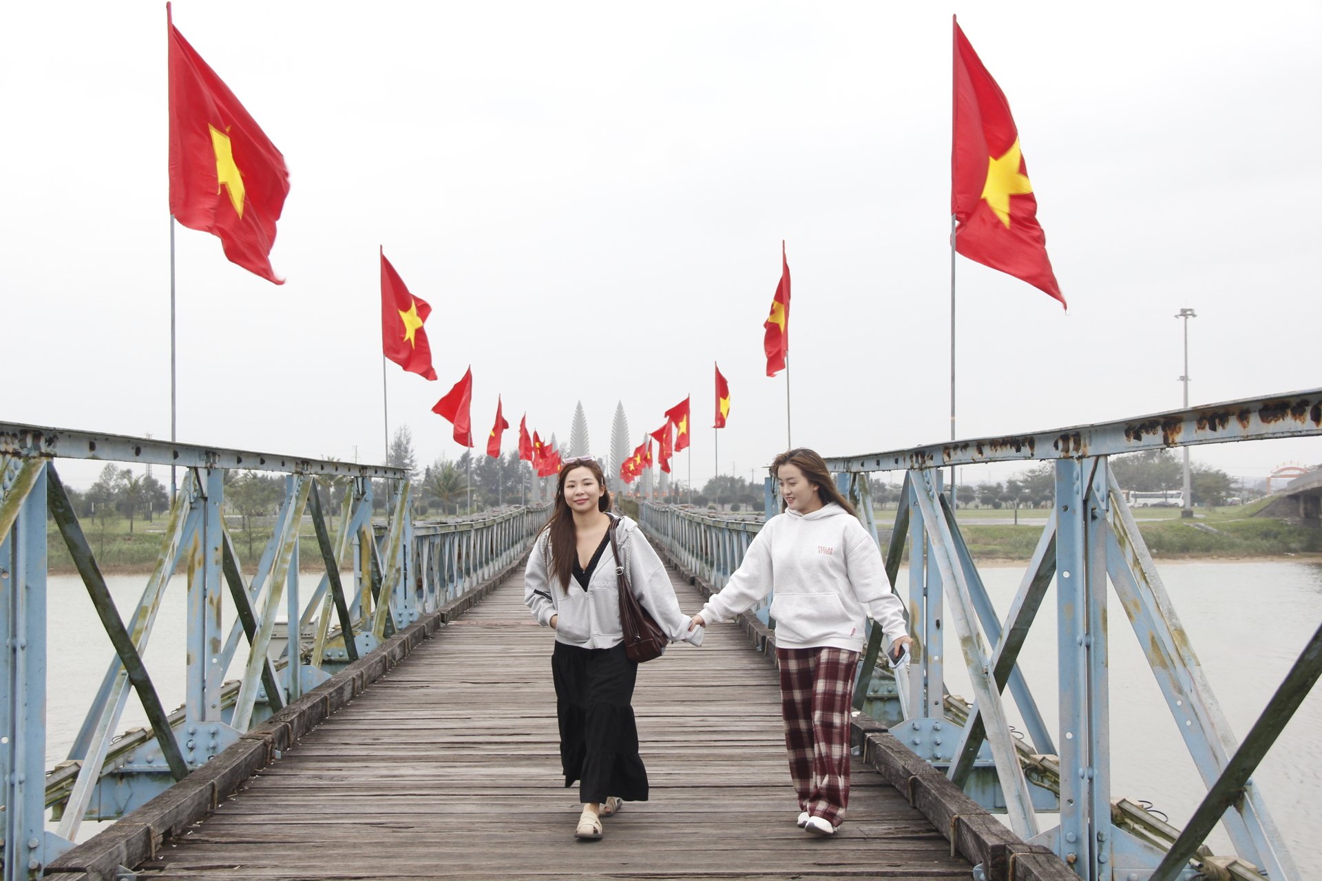 tai dinh vi du lich quang tri moi de du khach moc hau bao nhieu hon 3 1649