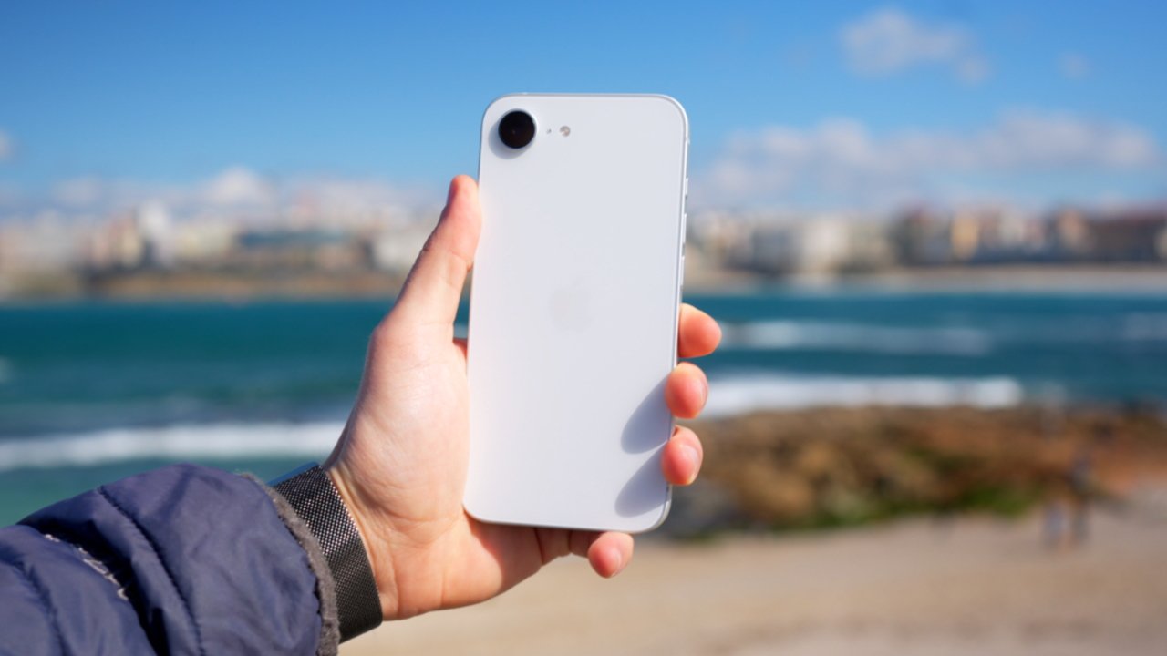 Thật không thể tin nổi: iPhone 16e bán chạy hơn Galaxy S25 Ultra!- Ảnh 2. Thật không thể tin nổi: iPhone 16e bán chạy hơn Galaxy S25 Ultra!- Ảnh 2.