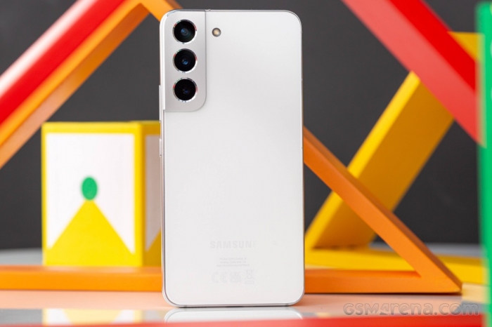 iPhone 13 Pro rẻ vô địch, Galaxy S22 hơn 6 triệu, iPhone 16 ngon rẻ Galaxy S22