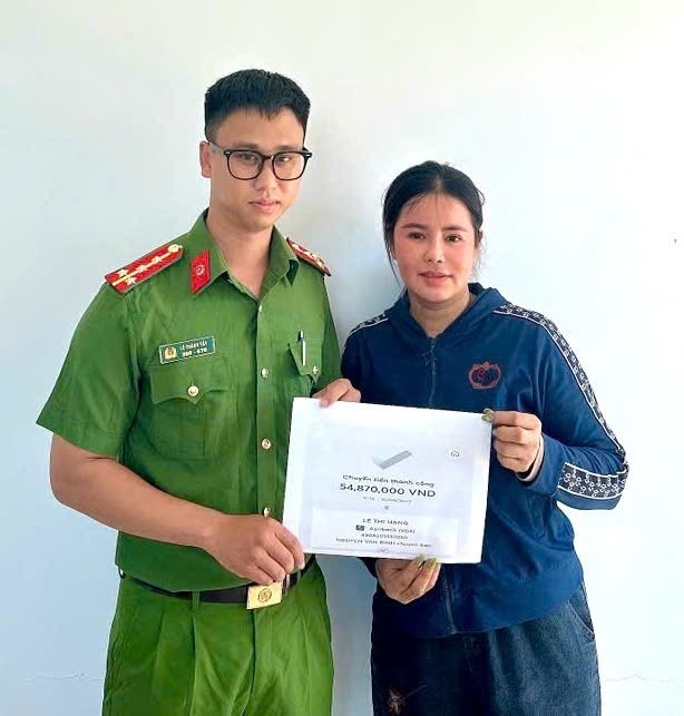 Tin sáng 11/9: Kho bạc Nhà nước nói về lí do các đơn vị chậm trả lương tháng 8; chụp trộm thẻ ngân hàng của người khác để mua iPhone 16 trên Shopee - Ảnh 5. Tin sáng 11/9: Kho bạc Nhà nước nói về lí do các đơn vị chậm trả lương tháng 8; chụp trộm thẻ ngân hàng của người khác để mua iPhone 16 trên Shopee - Ảnh 5.