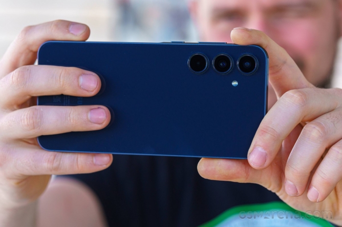 Giá dưới 7 triệu, Galaxy A55 một thời vua tầm trung nay rẻ như cho, màn nhanh gấp đôi iPhone 16 galaxy a55 5g t4 6