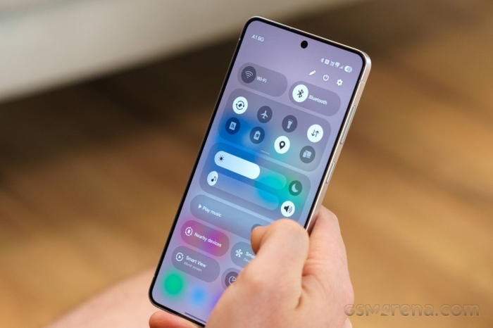 Galaxy S25 Edge giảm kỷ lục gần chục triệu đầu tháng 9, đại chiến iPhone 16 Pro Max