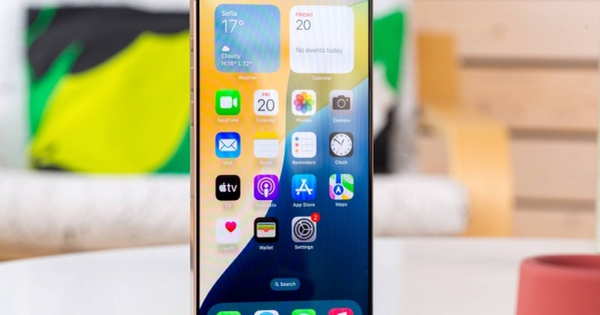 Giá iPhone 16 Pro Max, 15 Pro Max, 14 Pro Max mới nhất giảm mạnh, rẻ kỷ lục