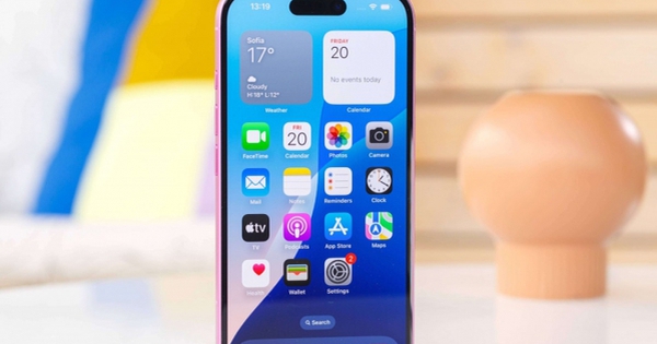 Giá iPhone 15, iPhone 16 mới nhất lao dốc, rẻ kỷ lục dù xịn chẳng kém iPhone 17 mới ra